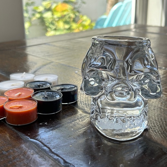 “NEW” clear skeleton tea light candle holder + 9 tea light candles - Picture 2 of 8